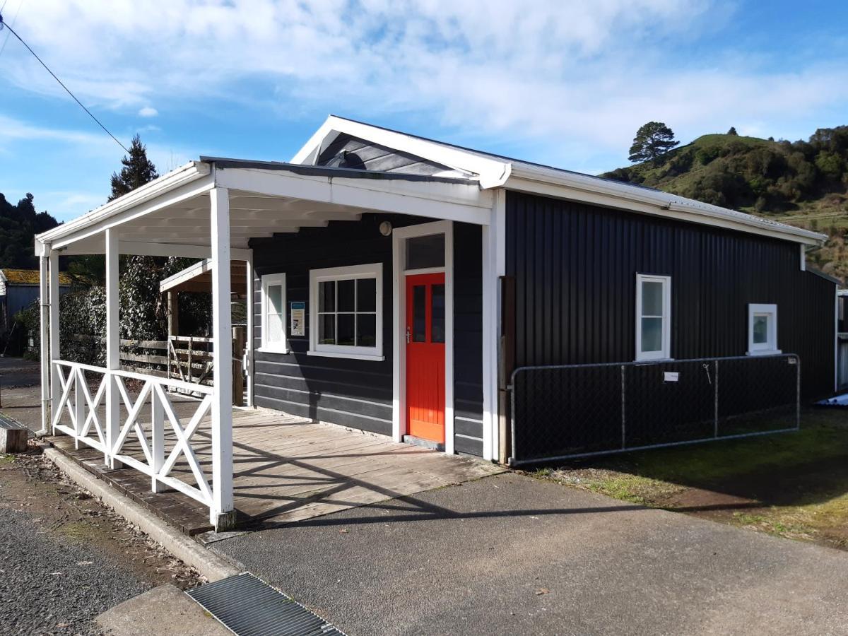 Whanga Butcher Shop Whangamomona エクステリア 写真