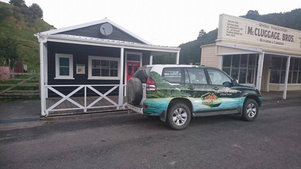 Whanga Butcher Shop Whangamomona エクステリア 写真